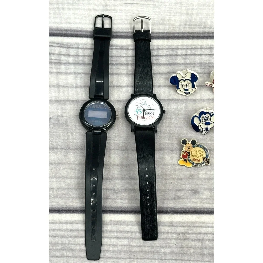 LOT OF VINTAGE DISNEY‎ COLLECTIBLES -90'S WATCHES/70'S PLASTIC RINGS/MICKEY PIN